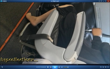  HSP视频  【HSP's video1080P】飞机上脱鞋放松的 SI WA  高跟MM[06:28] 街拍 第一站全网原创独发!
