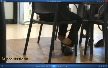  HSP视频  【HSP's video1080P】长裤ROU  SI WA Shao Fu餐桌下放肆的玩鞋[06:27] 街拍 第一站全网原创独发!
