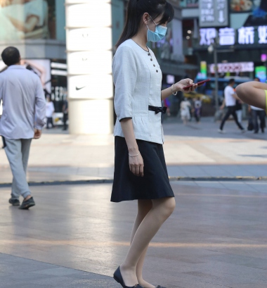【珏一笑而过】  SI WA 黑裙职业装 - 精华10- 街拍第一站
