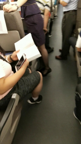 跟拍高铁乘务员  SI WA 不错！