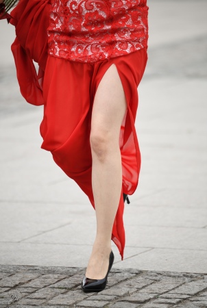 街拍街拍高跟红裙