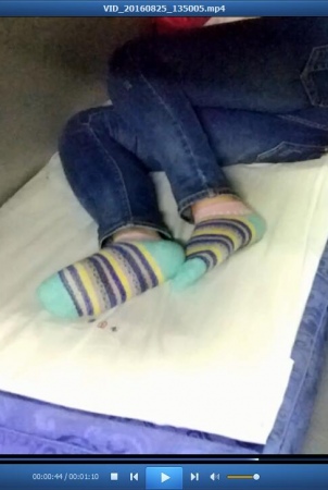 The cotton socks small MM[01:1 that encounters on sleeper of train of cotton soc
