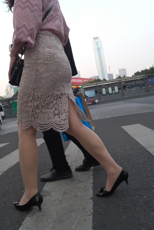 Bag skirt street pats 4k to follow high, beautiful beautiful attractive