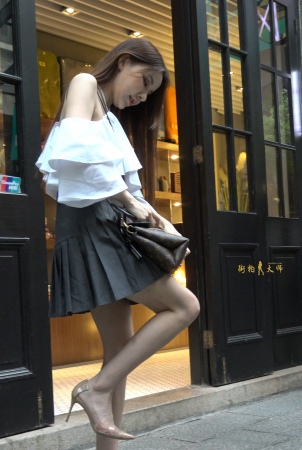 Short skirt pats a belle high to play to be patted oneself with the street